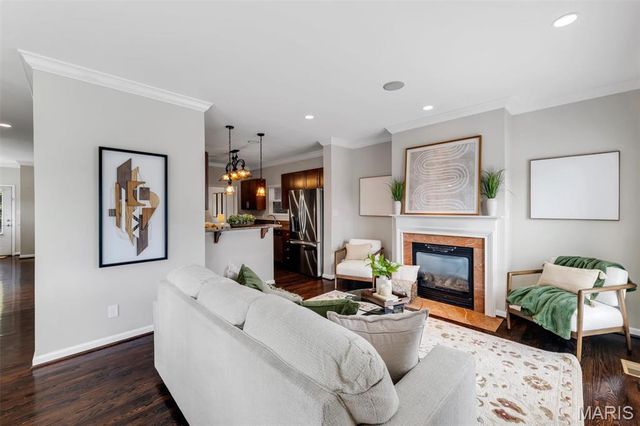 2130 Franz Park Lane, St Louis, MO 63139