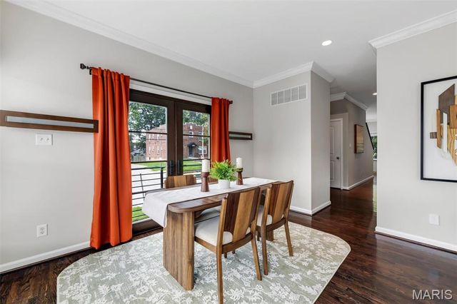 2130 Franz Park Lane, St Louis, MO 63139