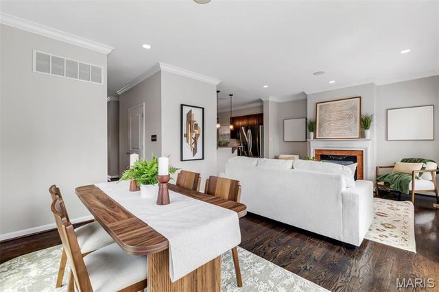 2130 Franz Park Lane, St Louis, MO 63139