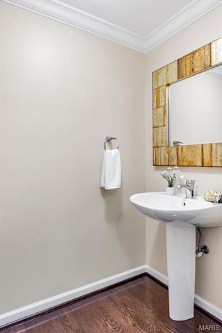 2130 Franz Park Lane, St Louis, MO 63139
