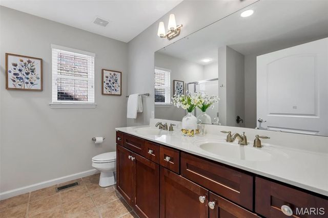2130 Franz Park Lane, St Louis, MO 63139