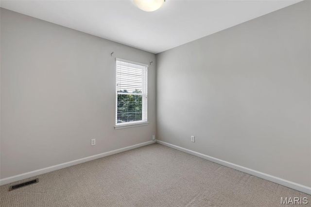 2130 Franz Park Lane, St Louis, MO 63139