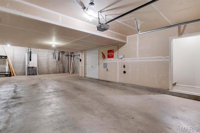 2130 Franz Park Lane, St Louis, MO 63139
