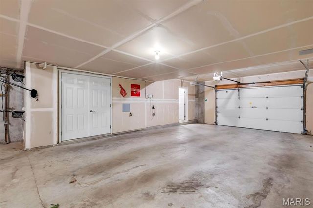 2130 Franz Park Lane, St Louis, MO 63139