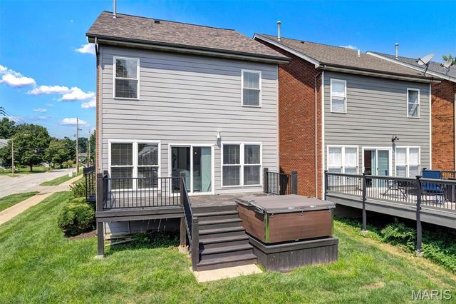 2130 Franz Park Lane, St Louis, MO 63139