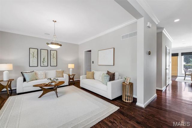 2130 Franz Park Lane, St Louis, MO 63139