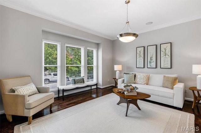 2130 Franz Park Lane, St Louis, MO 63139