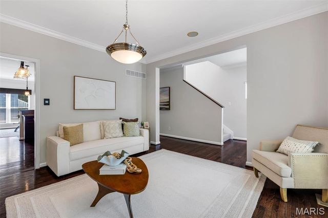 2130 Franz Park Lane, St Louis, MO 63139