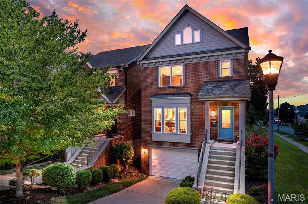 2130 Franz Park Lane, St Louis, MO 63139