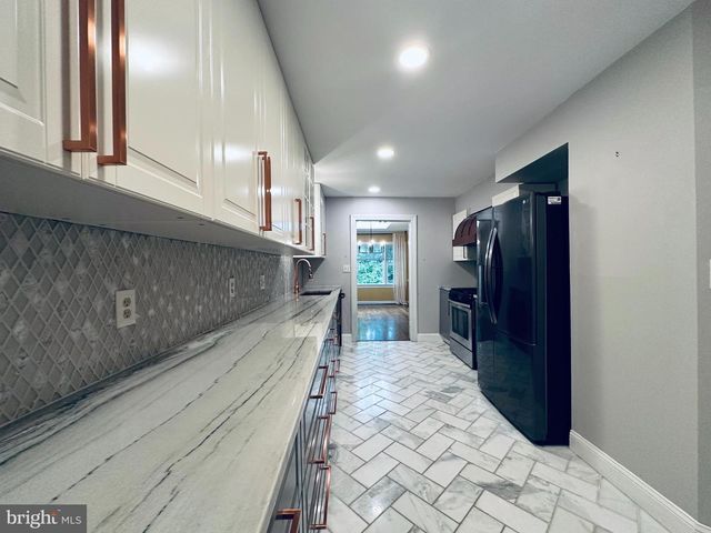 6353 BRAMPTON CT, Alexandria, VA 22304