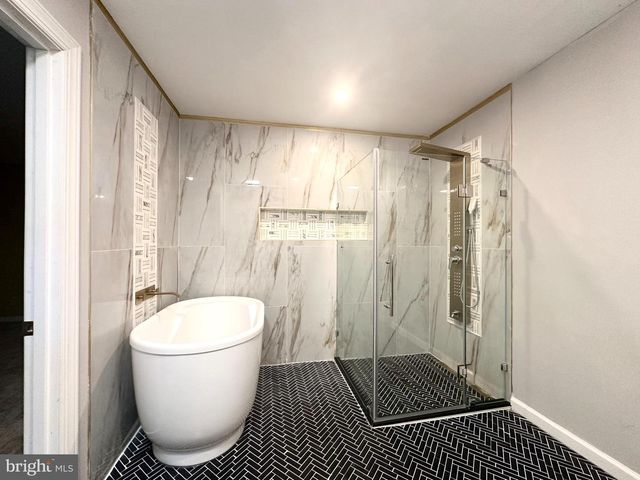 6353 BRAMPTON CT, Alexandria, VA 22304