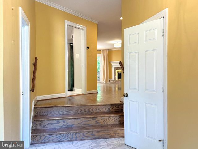 6353 BRAMPTON CT, Alexandria, VA 22304