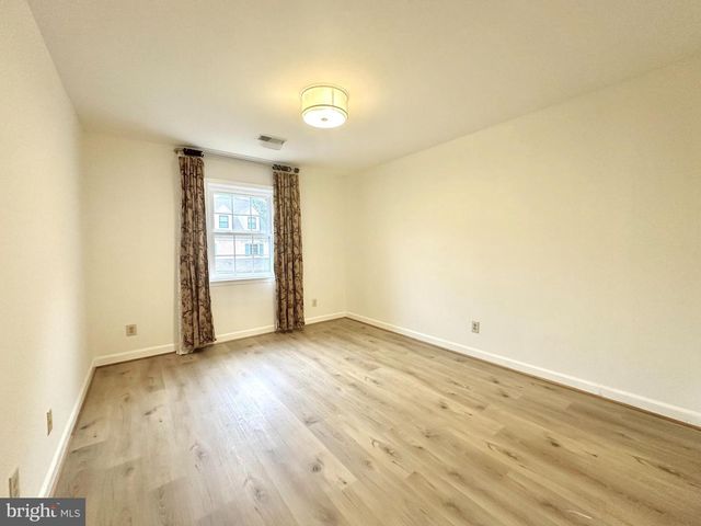 6353 BRAMPTON CT, Alexandria, VA 22304