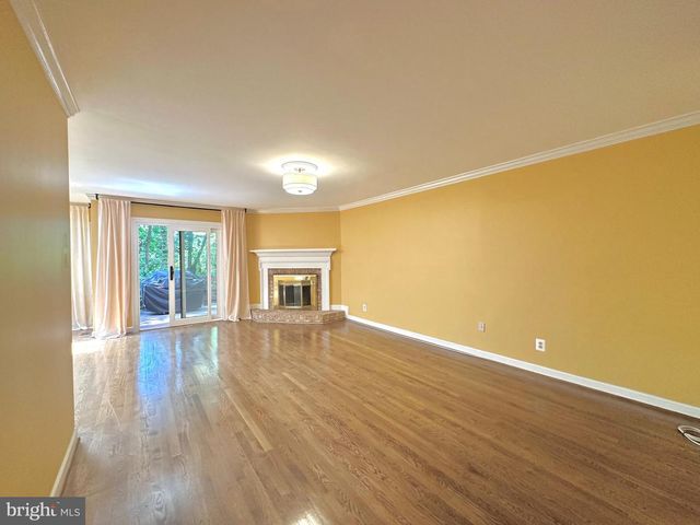 6353 BRAMPTON CT, Alexandria, VA 22304