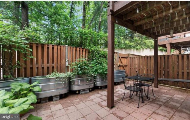 6353 BRAMPTON CT, Alexandria, VA 22304