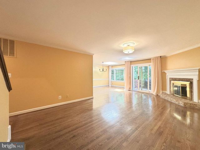 6353 BRAMPTON CT, Alexandria, VA 22304