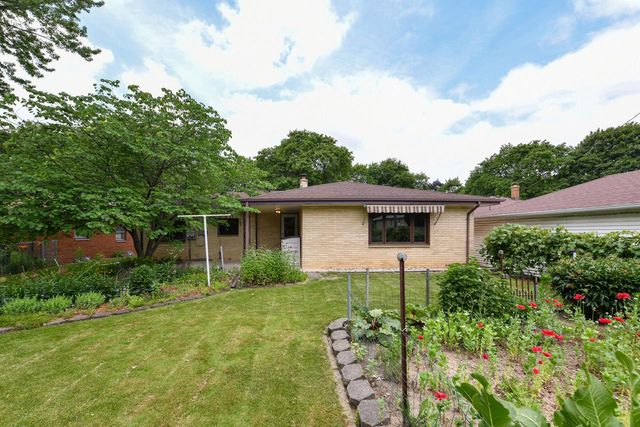 4144 N 96th STREET, Wauwatosa, WI 53222