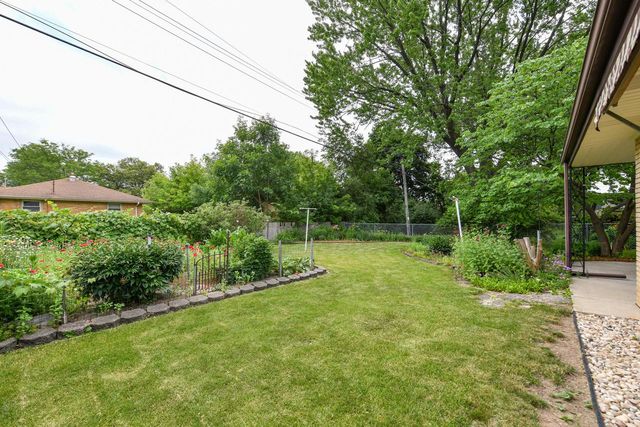 4144 N 96th STREET, Wauwatosa, WI 53222