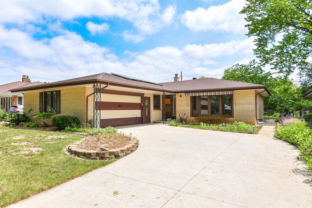 4144 N 96th STREET, Wauwatosa, WI 53222