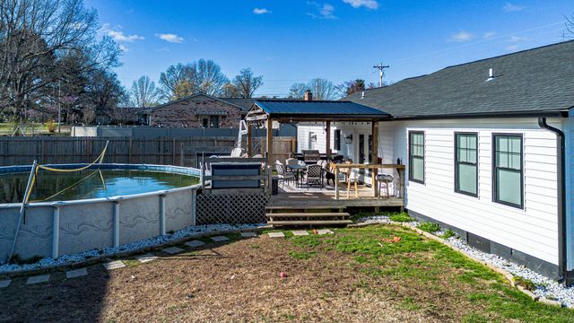 1410 Massac Church Road, Paducah, KY 42001