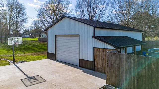 1410 Massac Church Road, Paducah, KY 42001