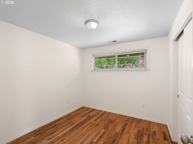 7016 Se HAROLD St, Portland, OR 97206