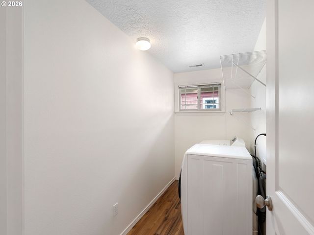 7016 Se HAROLD St, Portland, OR 97206