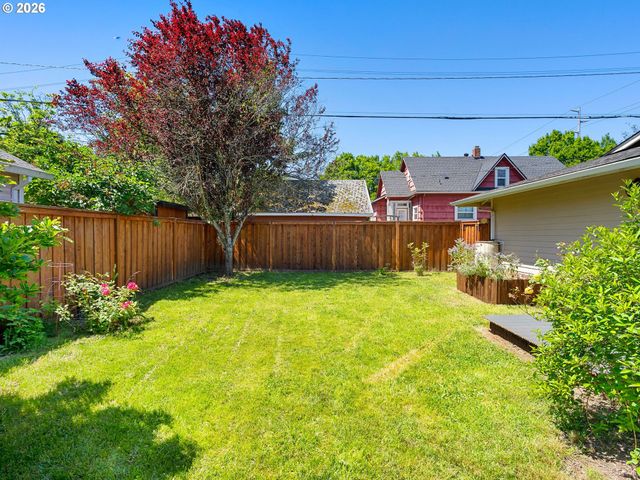7016 Se HAROLD St, Portland, OR 97206