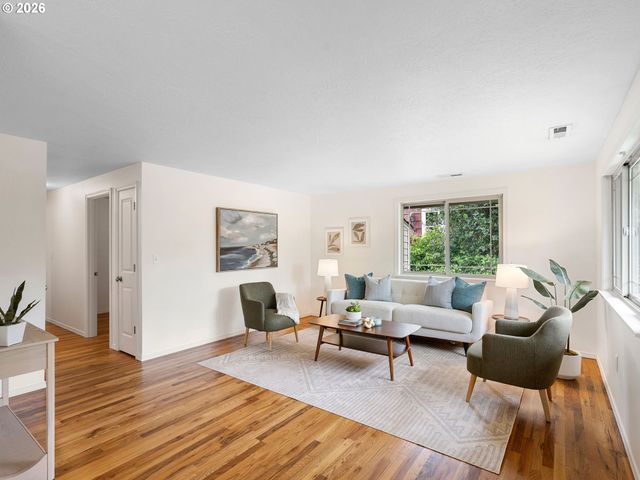 7016 Se HAROLD St, Portland, OR 97206
