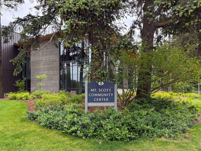 7016 Se HAROLD St, Portland, OR 97206