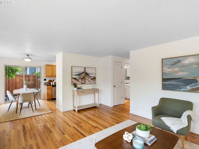 7016 Se HAROLD St, Portland, OR 97206