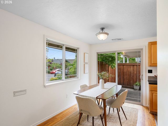 7016 Se HAROLD St, Portland, OR 97206