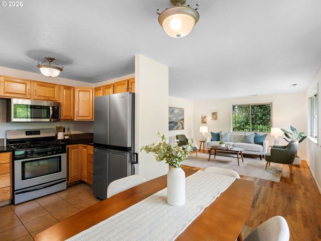 7016 Se HAROLD St, Portland, OR 97206