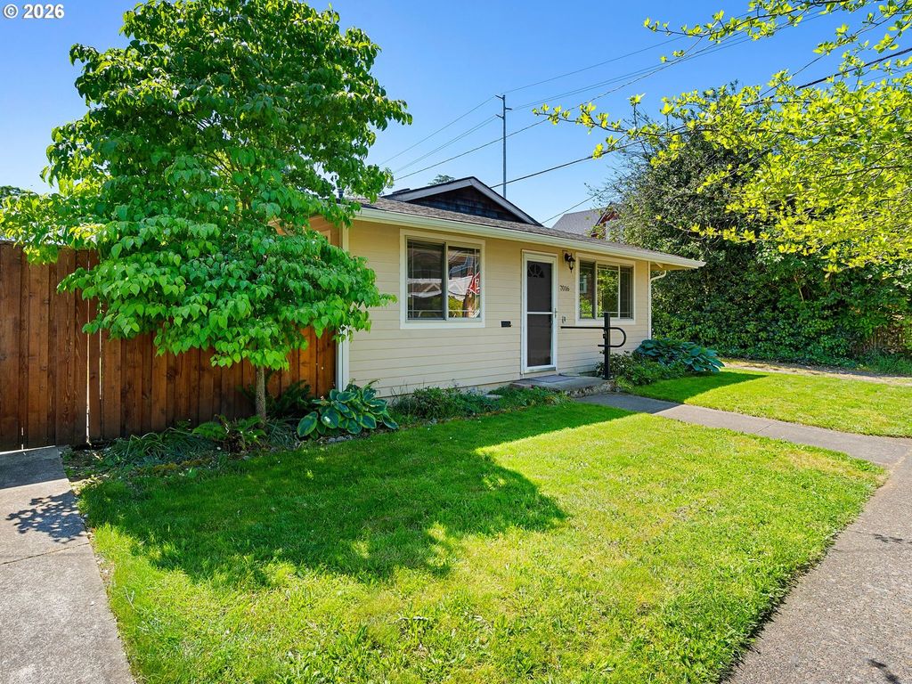 7016 Se HAROLD St, Portland, OR 97206
