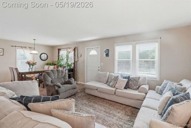 15388 Woodworth, Redford, MI 48239