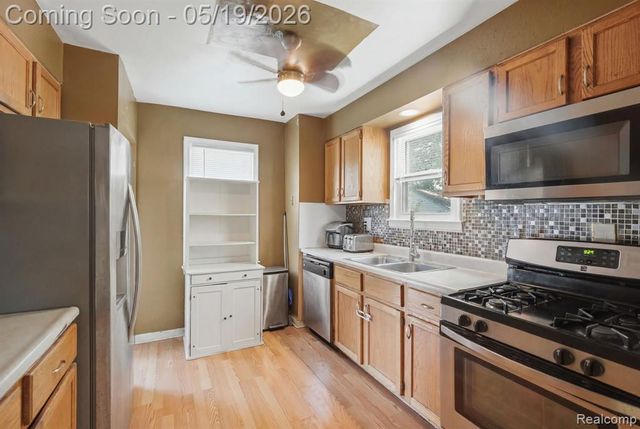 15388 Woodworth, Redford, MI 48239