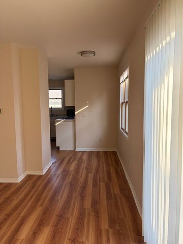 411 Richards Street, Geneva, IL 60134