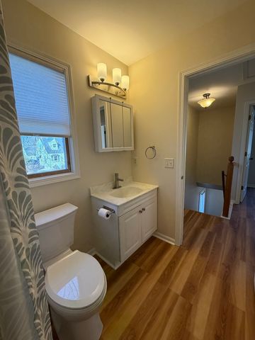 411 Richards Street, Geneva, IL 60134