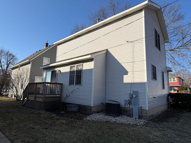 411 Richards Street, Geneva, IL 60134