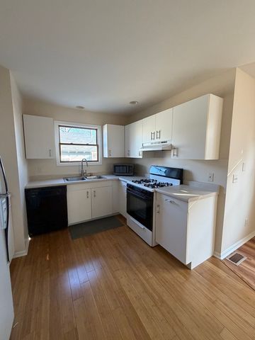 411 Richards Street, Geneva, IL 60134