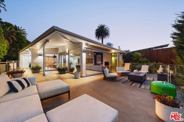 279 Mabery Road, Santa Monica, CA 90402