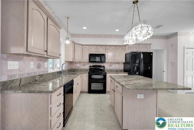 4515 Loraine Lane, Hanover Twp, PA 18017