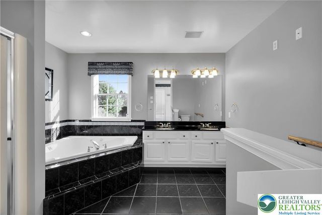 4515 Loraine Lane, Hanover Twp, PA 18017