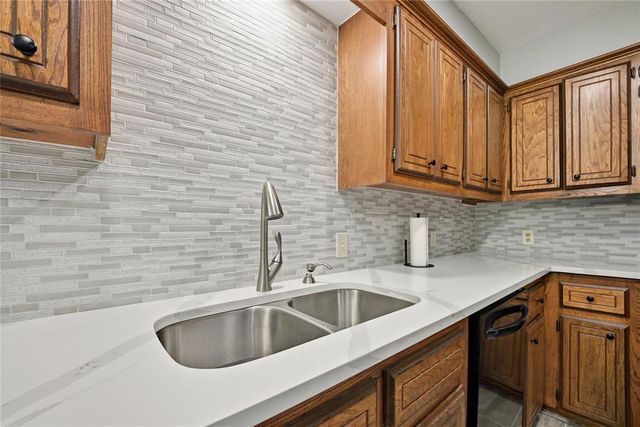 11057 W Country Drive, Oklahoma City, OK 73170