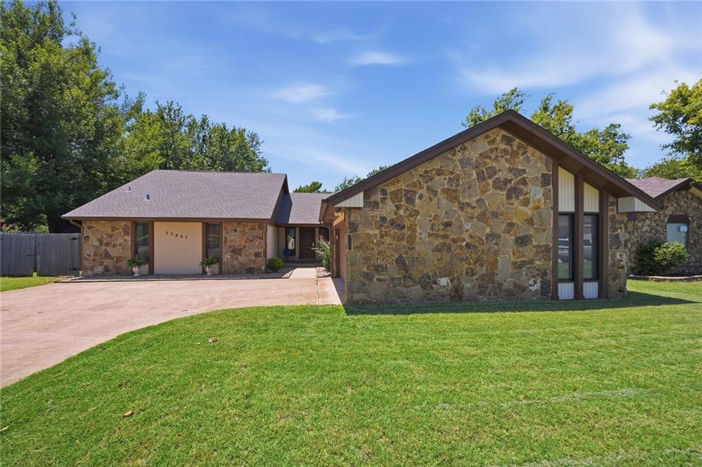 11057 W Country Drive, Oklahoma City, OK 73170