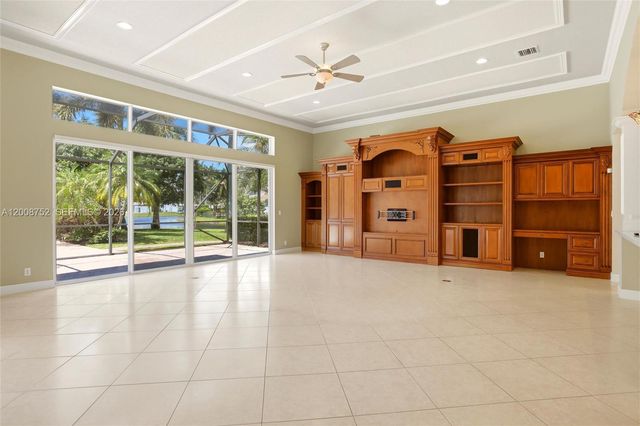12735 Stonebrook Dr, Davie, FL 33330