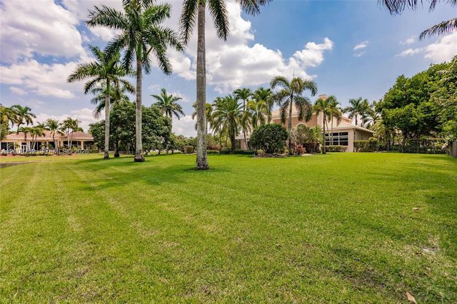 12735 Stonebrook Dr, Davie, FL 33330