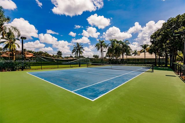12735 Stonebrook Dr, Davie, FL 33330