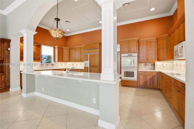 12735 Stonebrook Dr, Davie, FL 33330