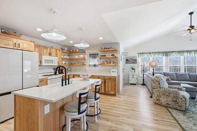 3018 Mallard WAY, East Troy, WI 53120